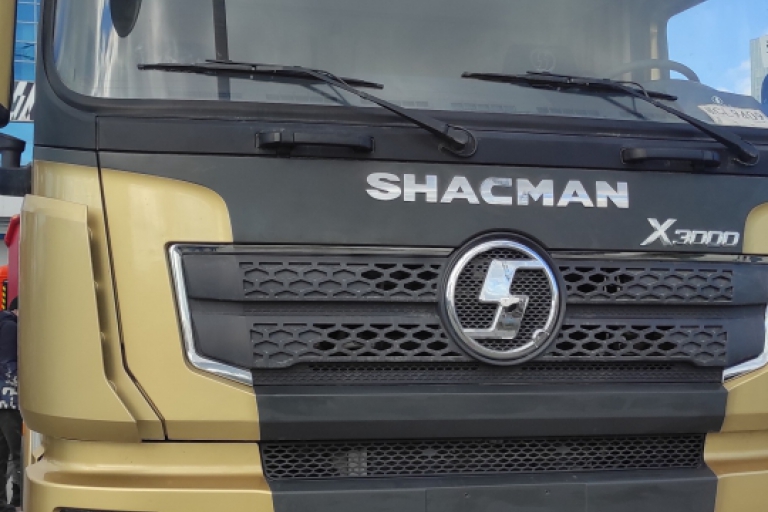 Седельный тягач Shacman SX42586V385